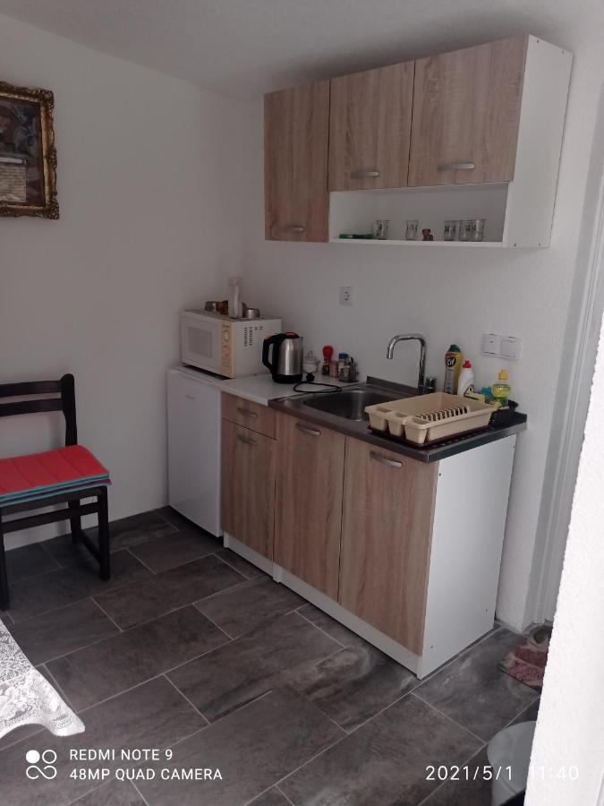 Ravne Apartman Visoko Eksteriør billede